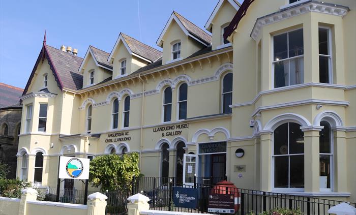 Llandudno Museum is in the heart of Victorian Llandudno. The Museum holds over 9000 objects covering 13000 years of history. Meet Blodwen our lady of
